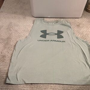 Women’s Large Under Armour Tank